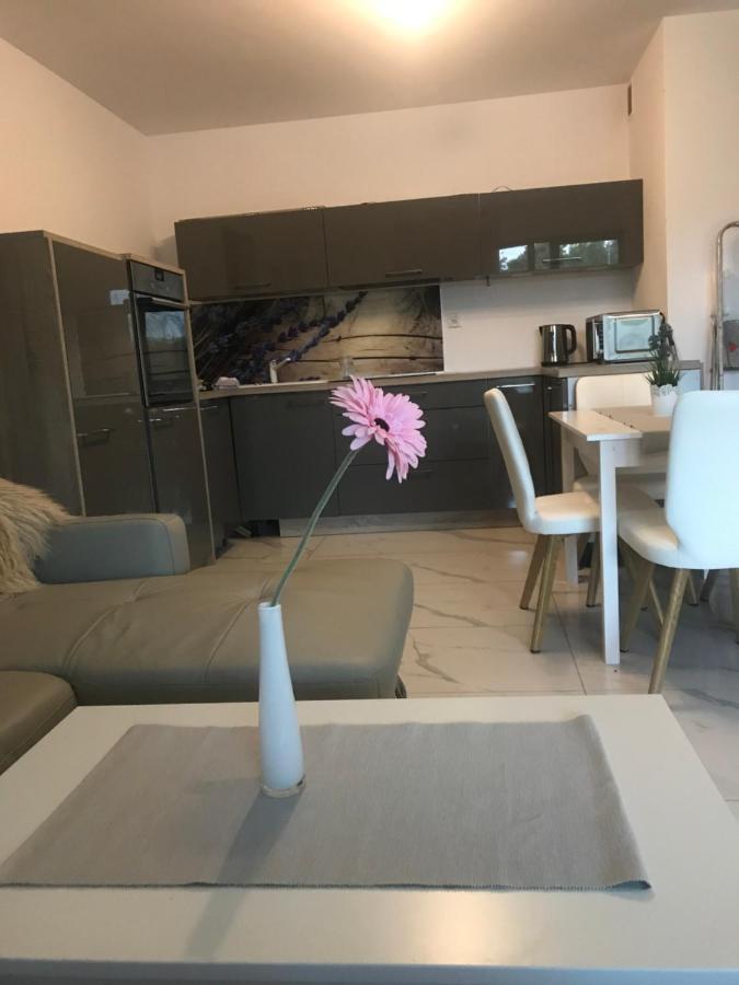 Ive'S Gardenia Seaside Apartment จีฟโนฟ ภายนอก รูปภาพ