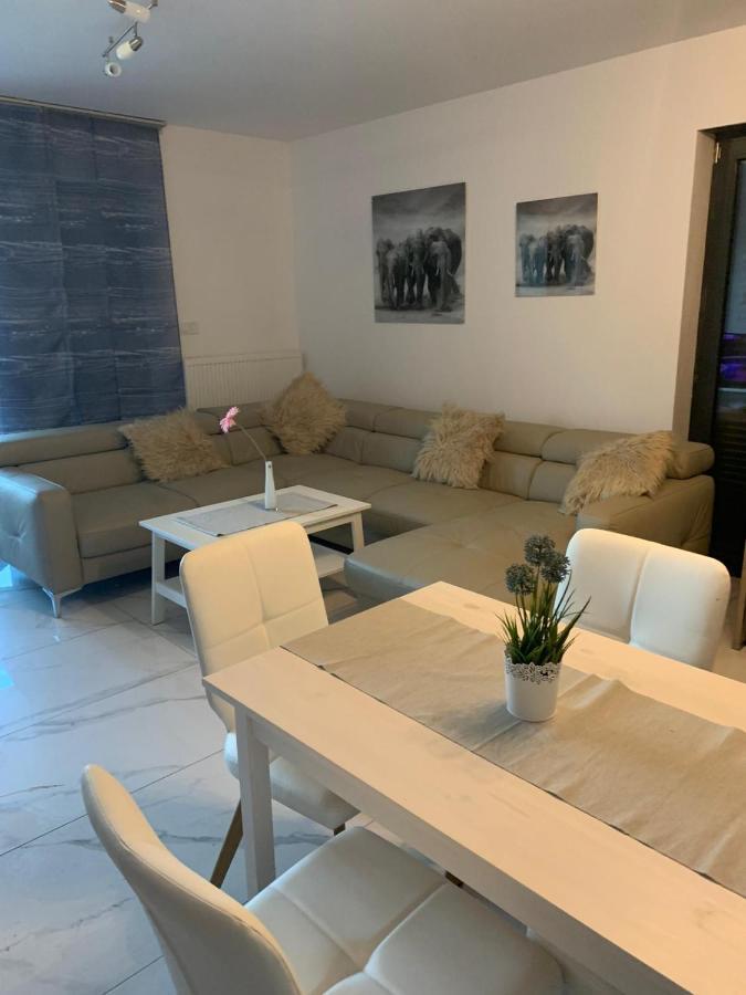Ive'S Gardenia Seaside Apartment จีฟโนฟ ภายนอก รูปภาพ